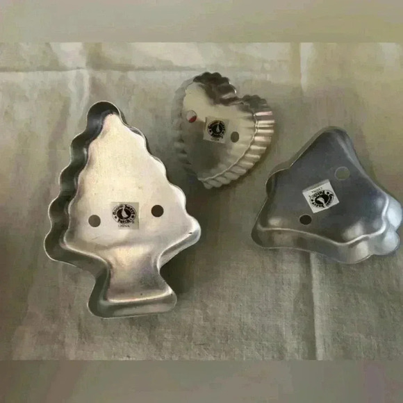 Lot of 3 cookie cutters tree bell and heart - Picture 2 of 3